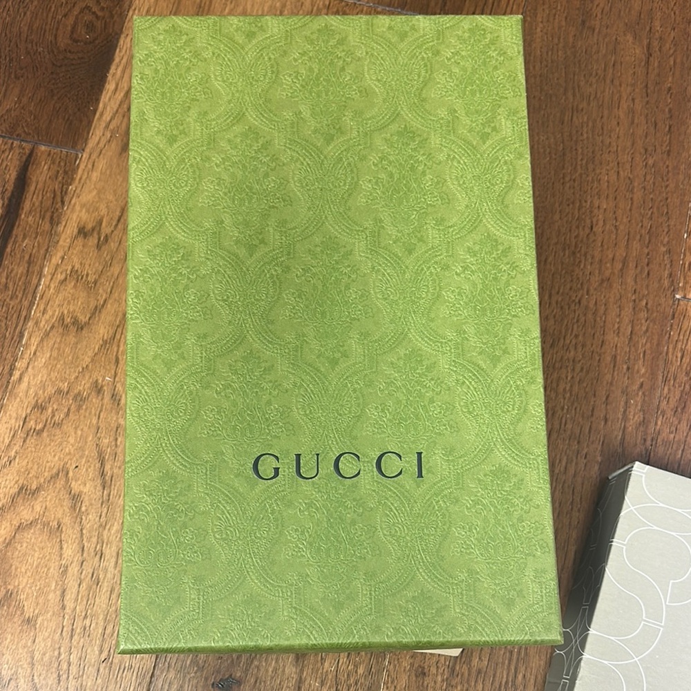 Gucci Glossy White Block Heel Sandals - Picture 8 of 8